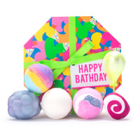 happy bathday caja de regalos bombas de baño La caja de regalo Happy Bathday con porductos para todos los amantes de un buen baño