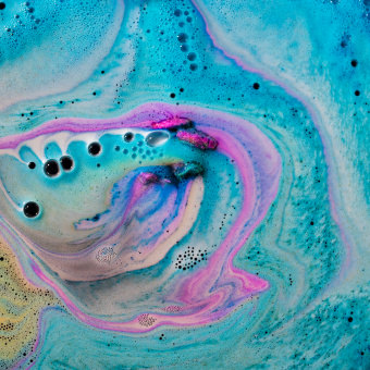 Intergalactic Badebombe Intergalactic Badebombe im Wasser aufgelöst