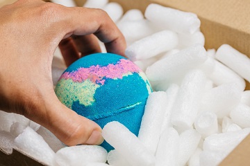 ダーティ ボム Bath Shower バスボム フレッシュ Bath Bombs ハーバル Bath Bombs 季節のおすすめアイテム Dirty Last Chance ラッシュ公式サイト Lush Fresh Handmade Cosmetics