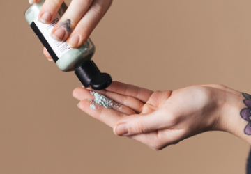 ベタつく季節もさわやかに 自然由来の力で素肌サラサラ大作戦 ラッシュ公式サイト Lush Fresh Handmade Cosmetics ベタつく季節もさわやかに 自然由来の力で素肌サラサラ大作戦 ラッシュ公式サイト Lush Fresh Handmade Cosmetics