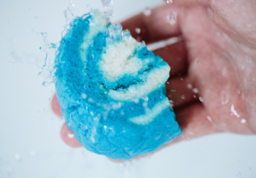 クーラー冷えにゆる温活 ぬるめのお風呂でリラックスしよう ラッシュ公式サイト Lush Fresh Handmade Cosmetics クーラー冷えにゆる温活 ぬるめのお風呂でリラックスしよう ラッシュ公式サイト Lush Fresh Handmade Cosmetics