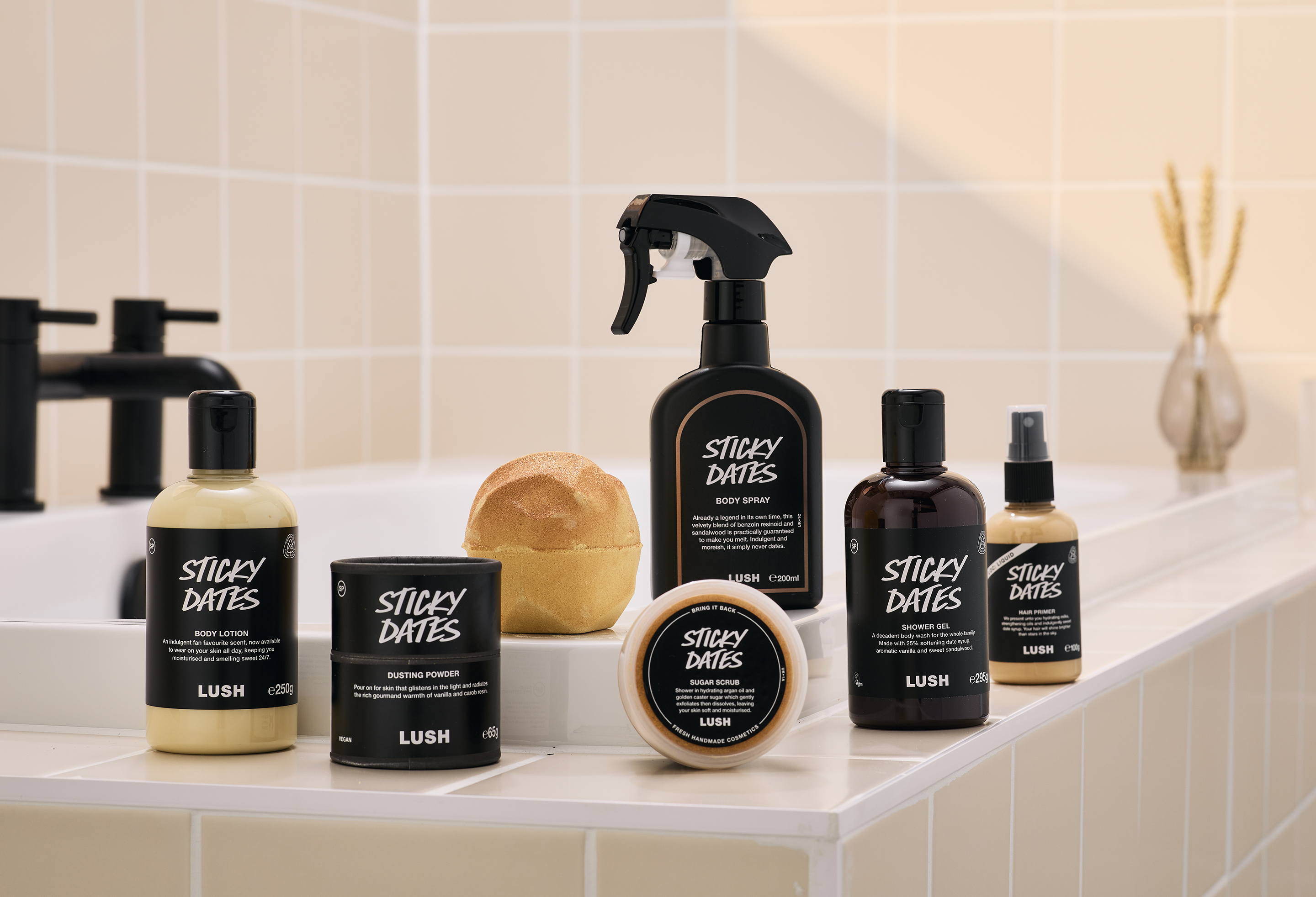 Sticky Dates | Vanilla and Sandalwood Scented Collection | LUSH