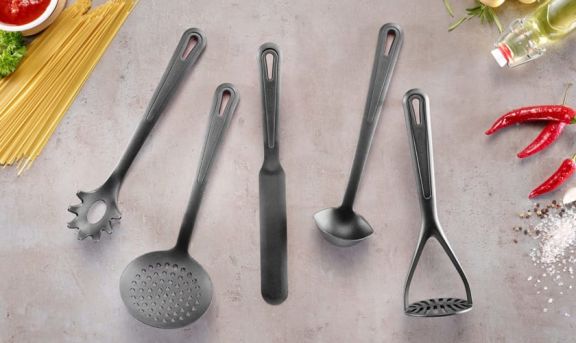 Utensili di cucina in plastica di Westmark ideali per padelle antiaderenti
