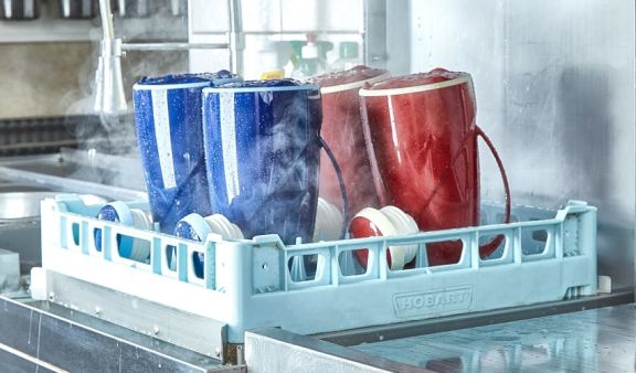 Isolierkanne Wave von helios in verschiedenen Farben