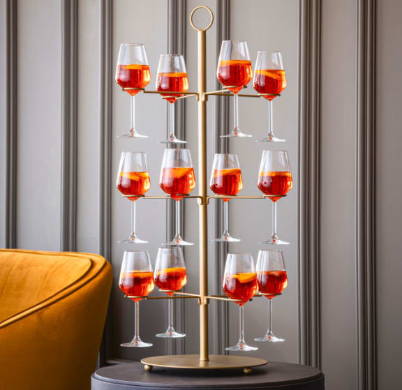 Der Aperol-Ständer Eleanor von VEGA mit Gläsern gefüllt