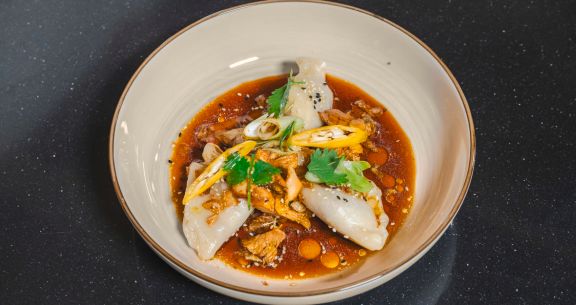Dim Sum von der Salsiccia mit Dashi Fond