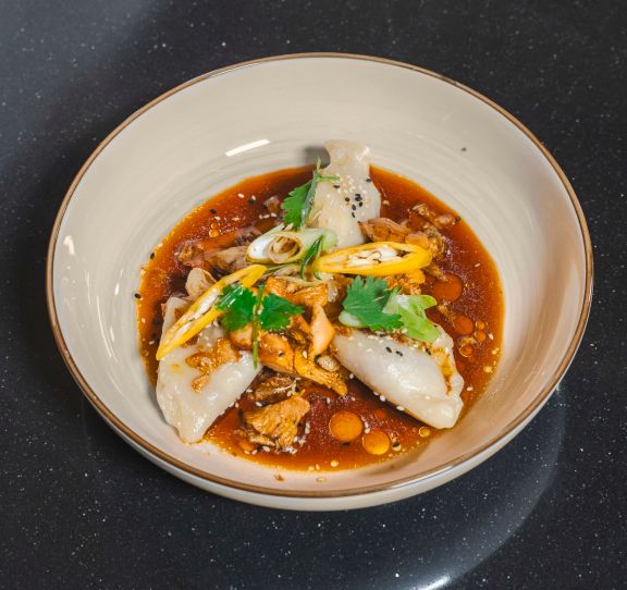 Dim Sum von der Salsiccia mit Dashi Fond
