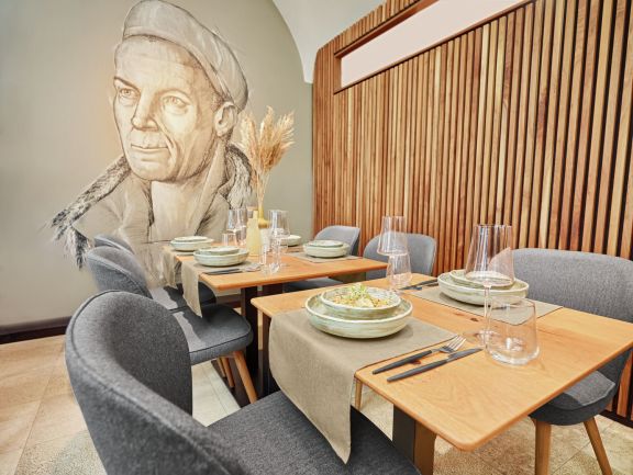 Mysig och modern inredning på restaurang