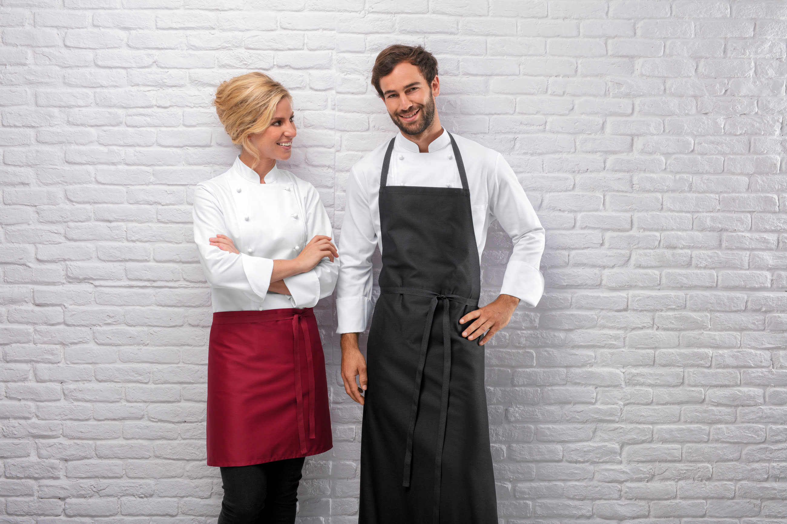 Chaquetilla De Cocina Mujer Negra Mesa. Vestuario Hostelería Y Hotel