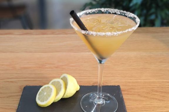 Klasični koktel Sidecar u Martini čaši