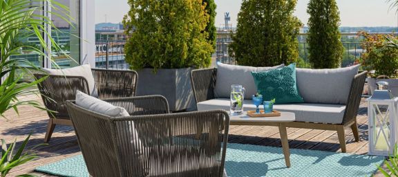 Outdoorbereich wie ein gemütliches Wohnzimmer