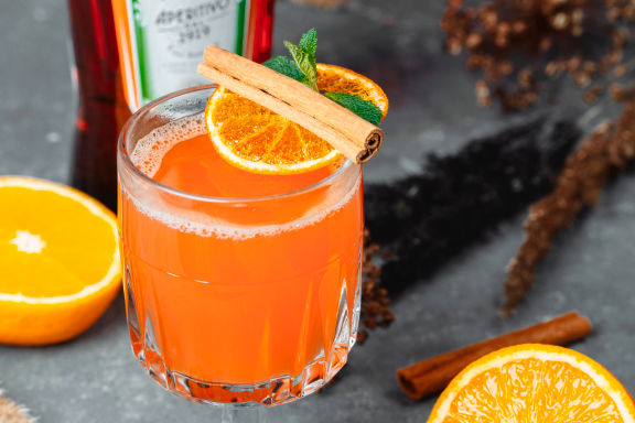 Winterlich warmes Getränk - aromatischer Aperol