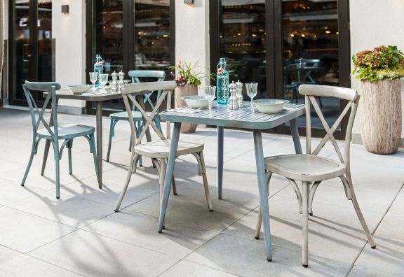 Ristorante con arredamento vintage - la sedia atelio