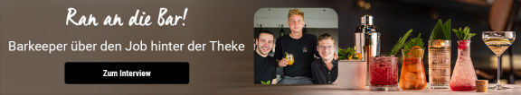 Foto von drei Barkeepern und Cocktailgläsern