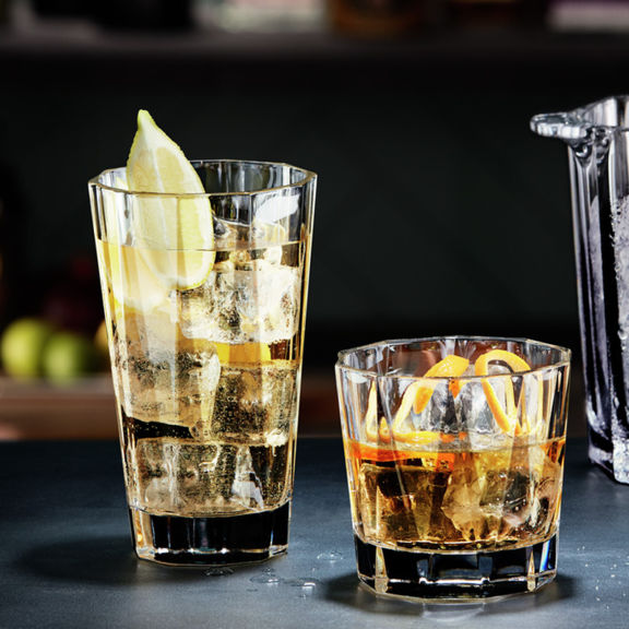 deux verres à cocktail