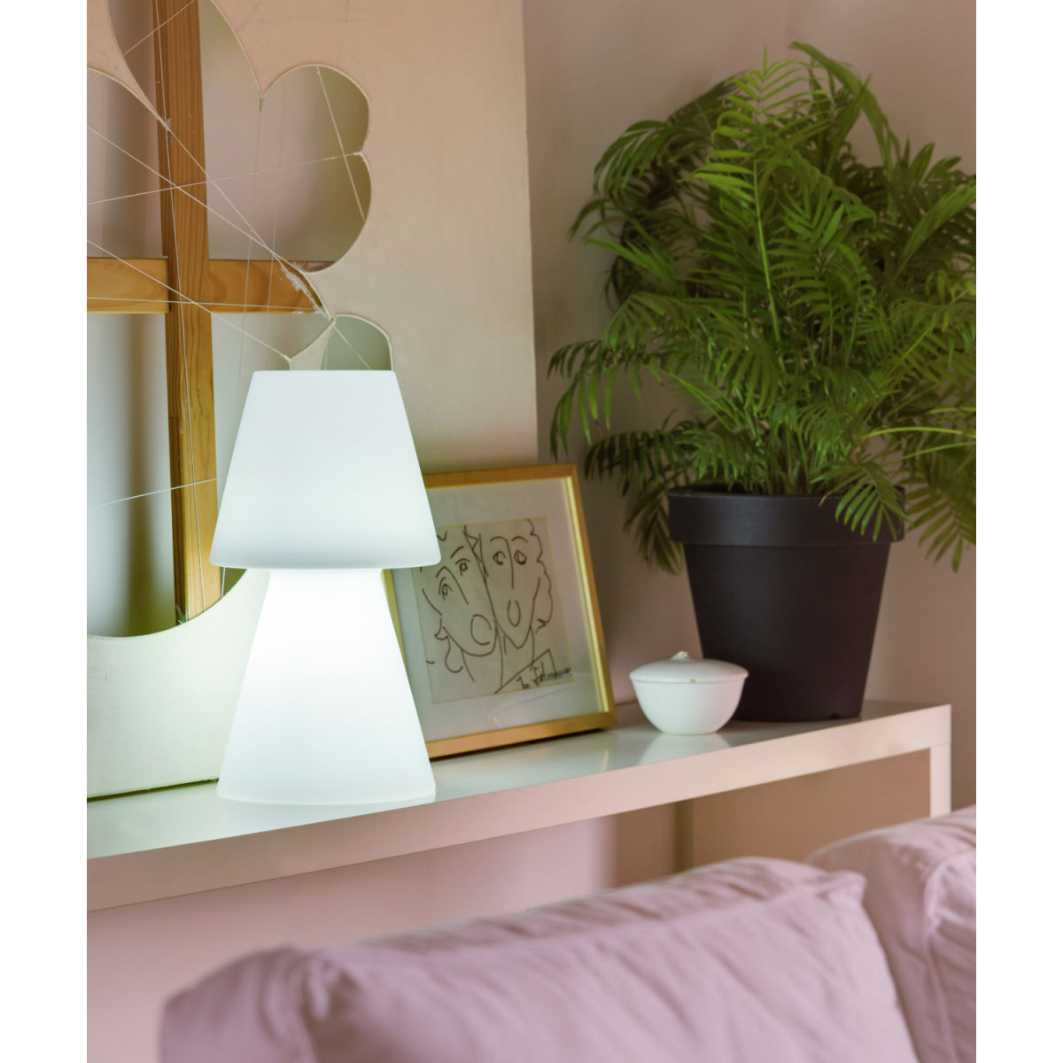 Lampada da tavolo Lola 45 luce bianca fredda Newgarden; 25x45 cm (ØxH); bianco