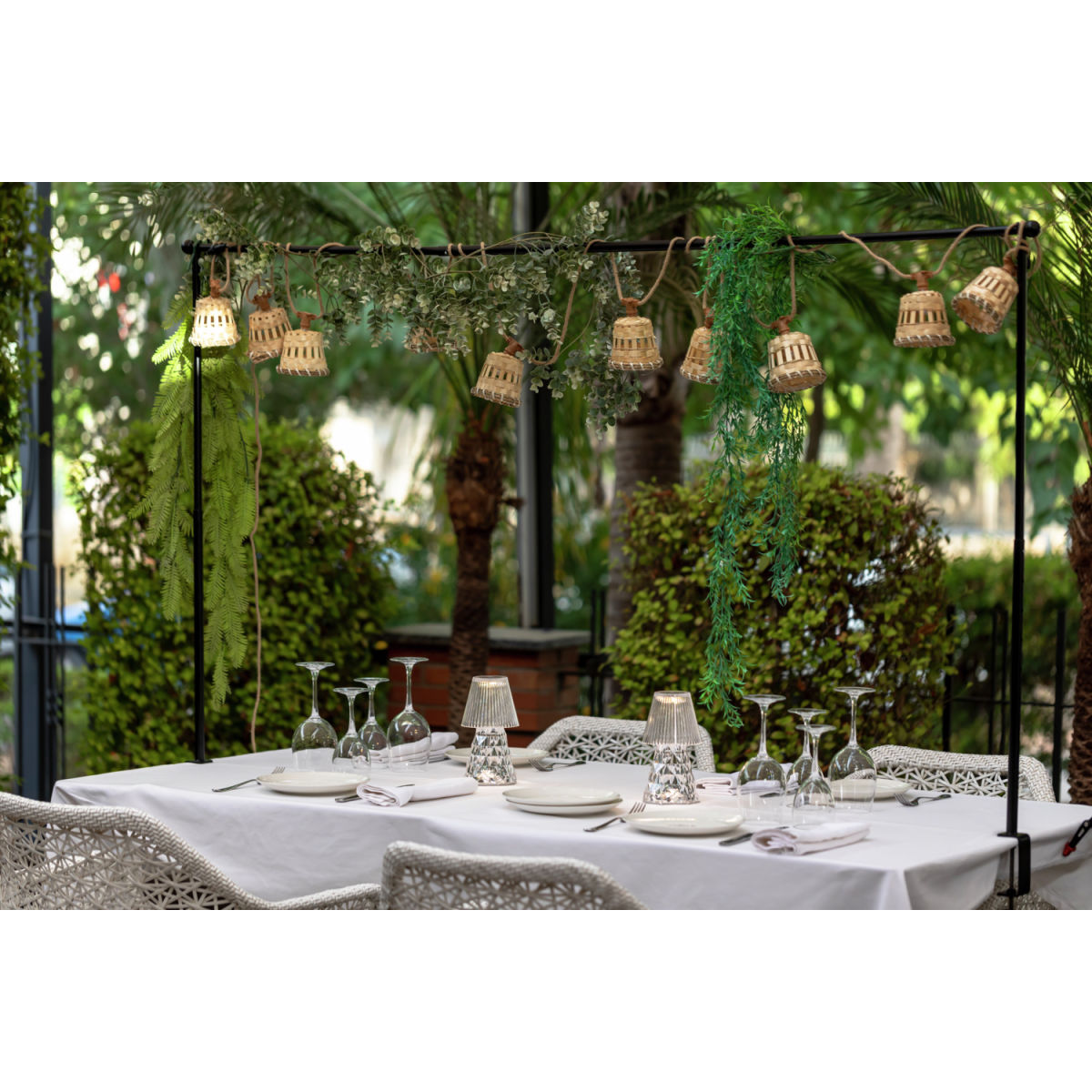 Supporto per piano Lift per ghirlande e decorazioni Newgarden; nero