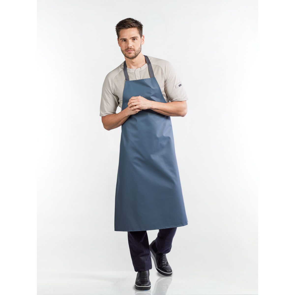 Chaud Devant Latzschürze Waterproof Blue W75 – L110 110x75 cm (LxB); rauchblau