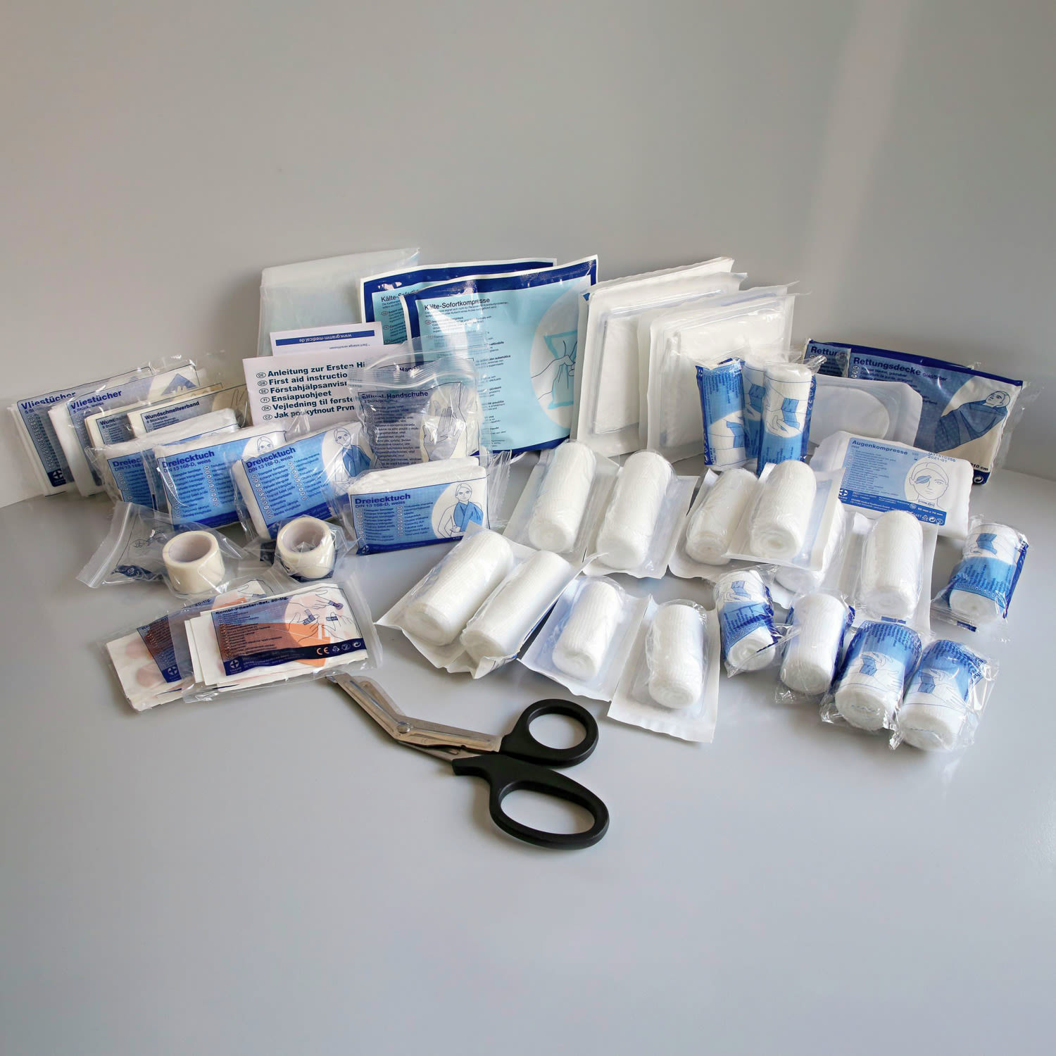 Refill pack for first aid kit contents according to DIN 13169