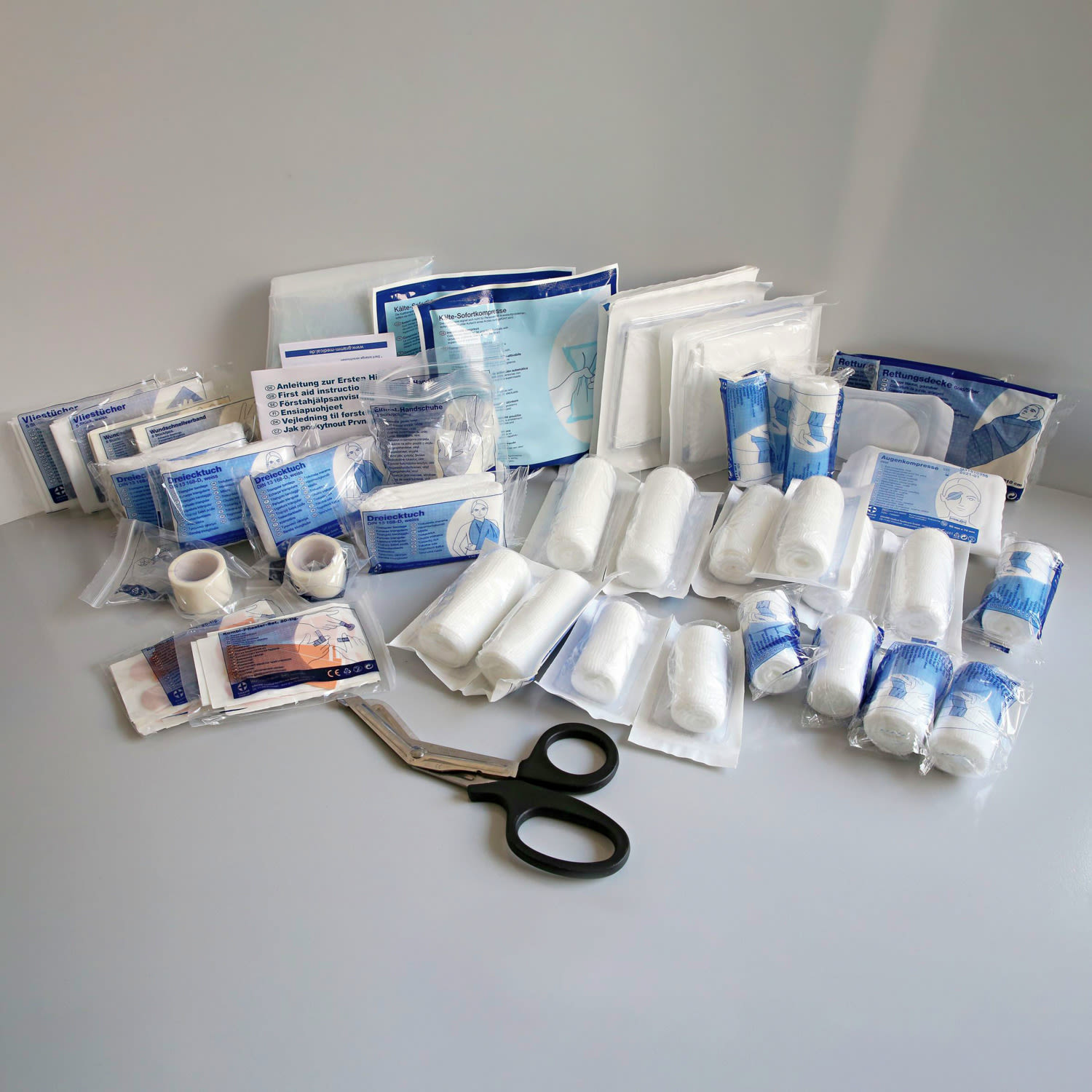 First-aid kit mobile, Contents acc. to DIN 13157