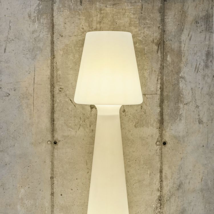 Golvlampa Lola  200 varmvit 