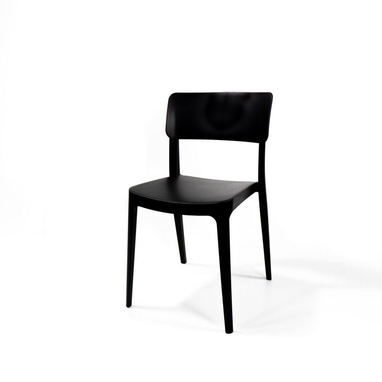 Chaise empilable en plastique