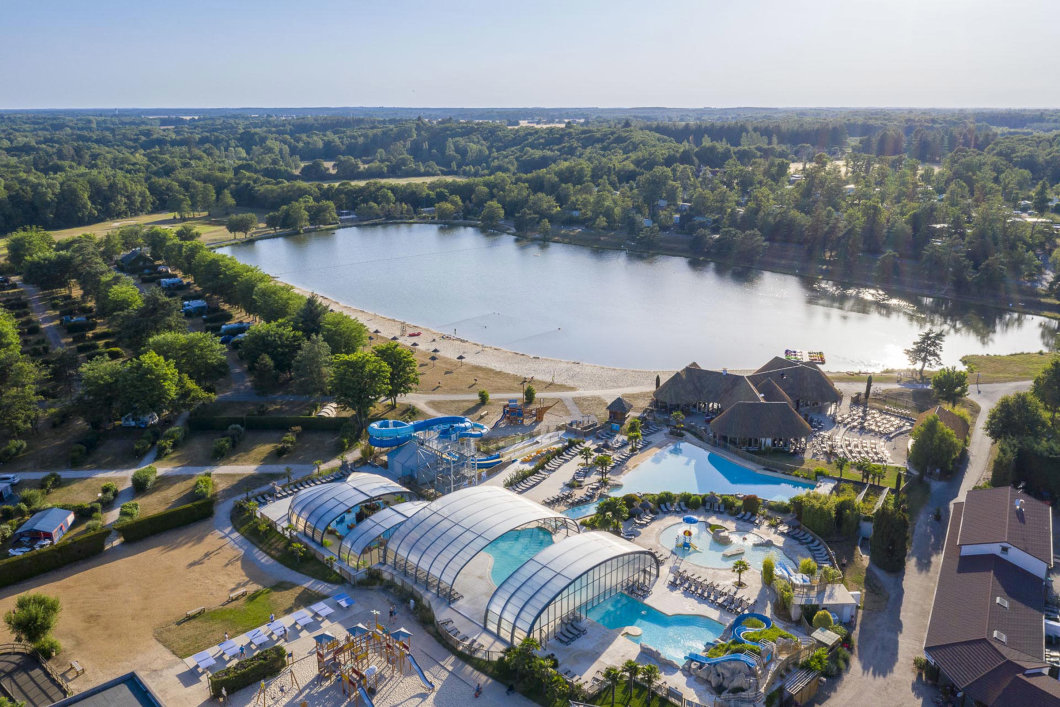 Campsites Loire Valley 4 and 5 stars with water park Campings.Luxury