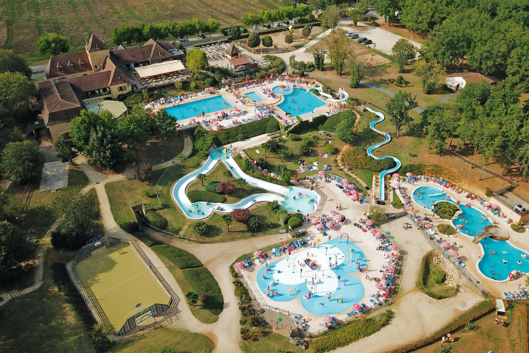 Campsites Périgueux 4 and 5 stars with water park Campings.Luxury
