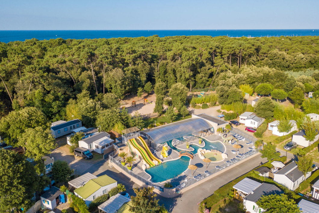 camping-les-sables-d-olonne-4-et-5-toiles-avec-parc-aquatique