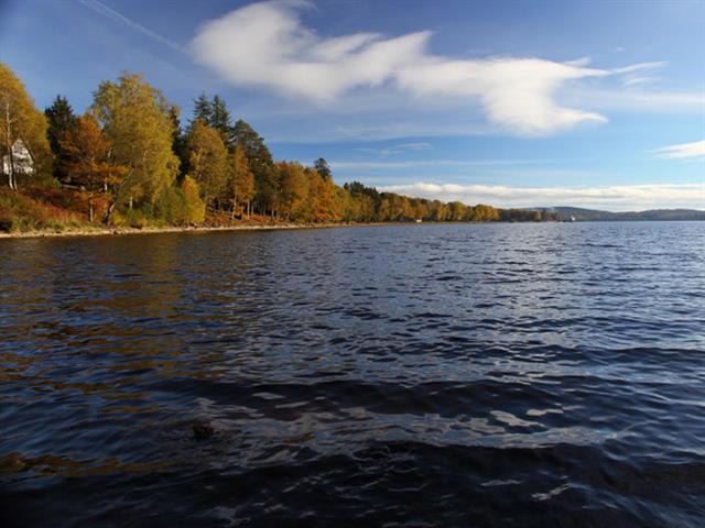 Le lac des Settons dans la Nièvre
