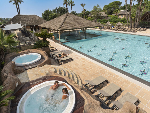 Aquabiking au camping Le Domaine du Colombier à Fréjus.