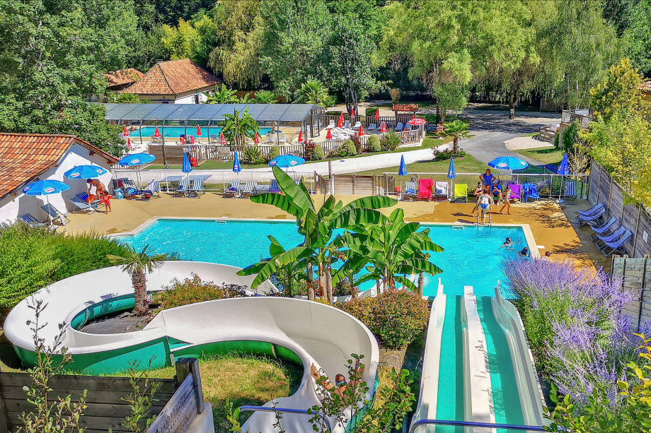 Camping Dordogne 4 et 5 étoiles avec parc aquatique Campings.Luxe