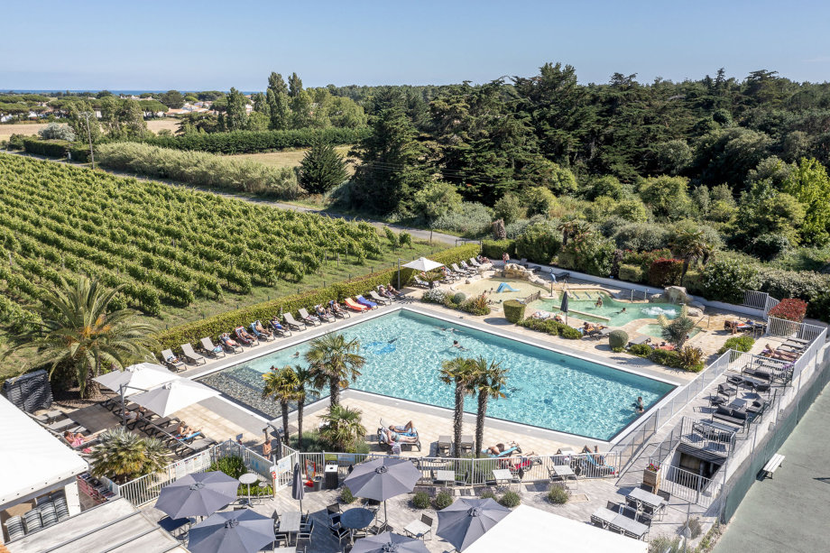 Campsites Ile de Ré 4 and 5 stars with water park Campings.Luxury