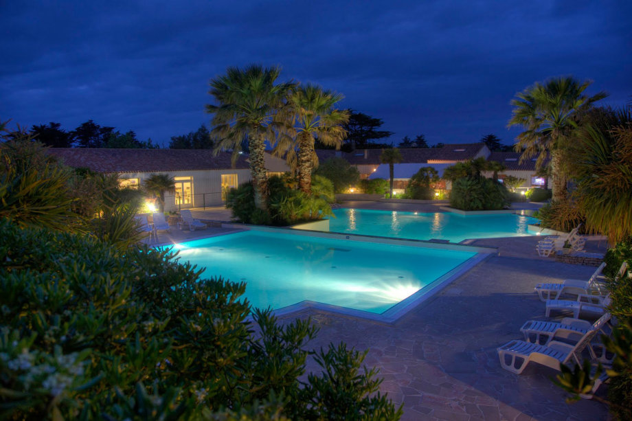 Campsites La Rochelle 4 and 5 stars with water park Campings.Luxury