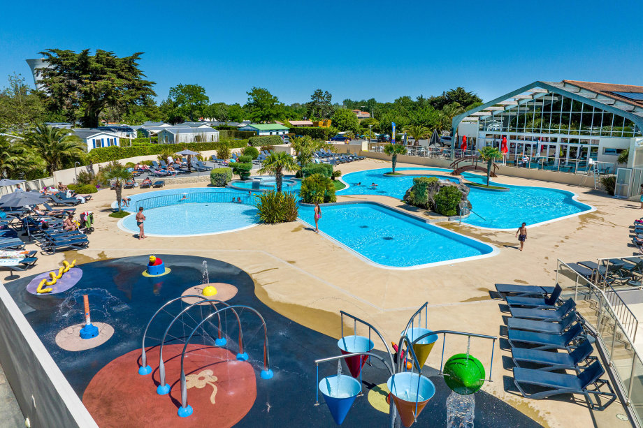 Campsites La Rochelle 4 and 5 stars with water park Campings.Luxury