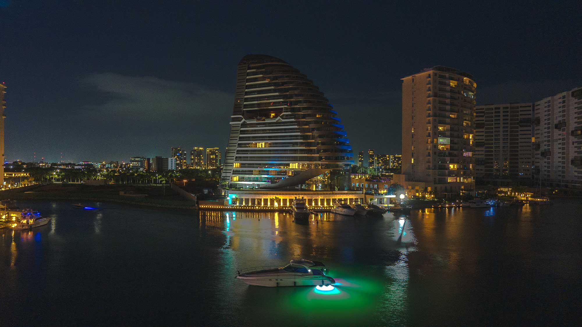 SHARK TOWER