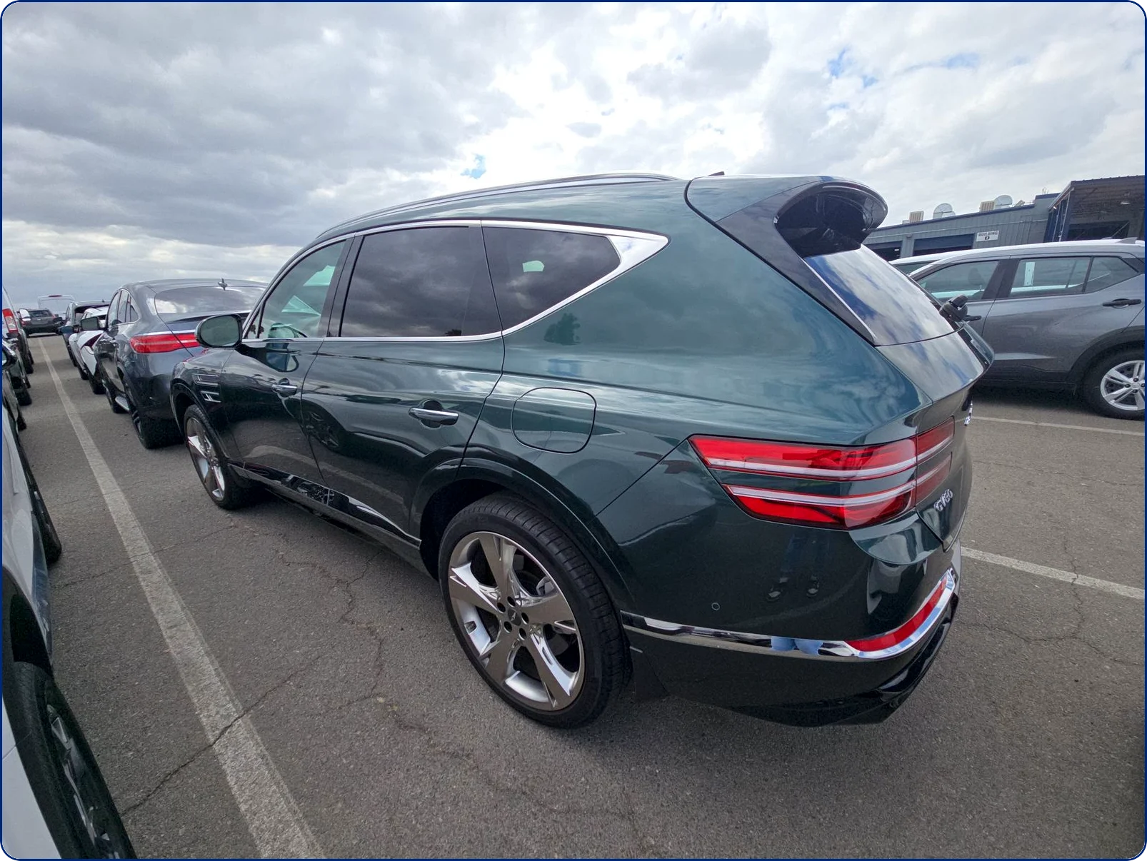 2024 GENESIS GV80 Standard's photo