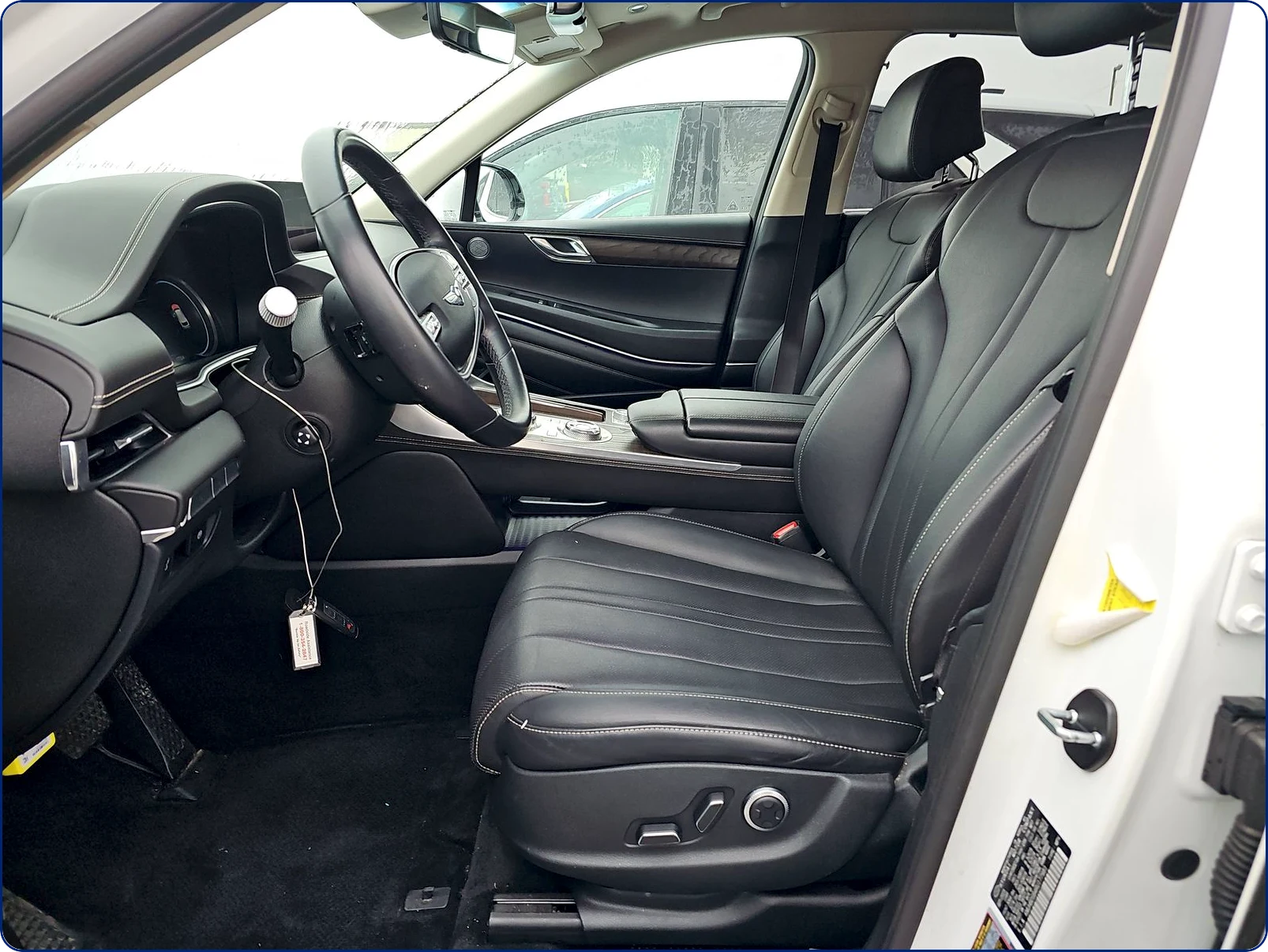 2024 GENESIS GV80 Standard's photo