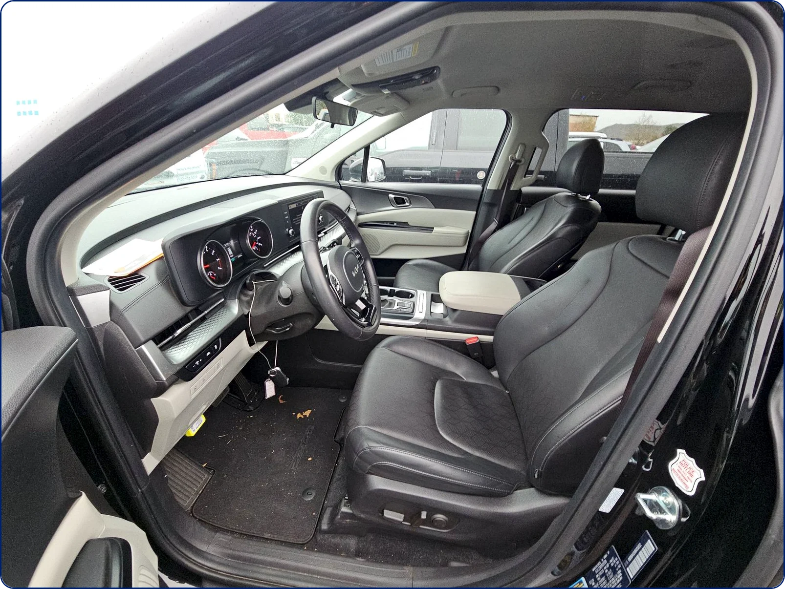 2024 Kia Carnival LX Seat Pkg's photo