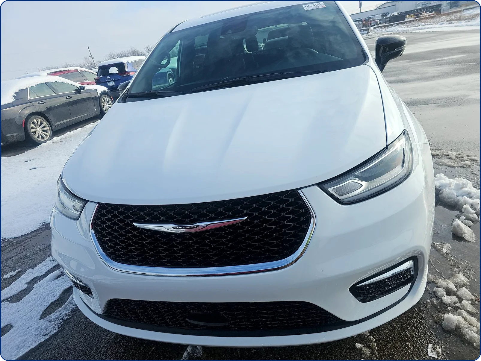 2025 Chrysler Pacifica Select's photo