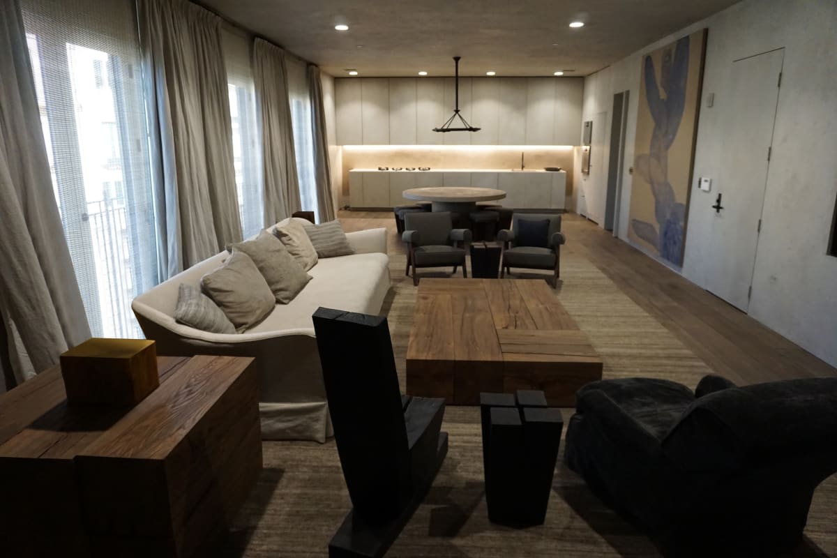 E News Go Inside Kim Kardashian Kanye West S 3 5 Million Calabasas Condo The Fridman Group Where does kim kardashian live? e news go inside kim kardashian