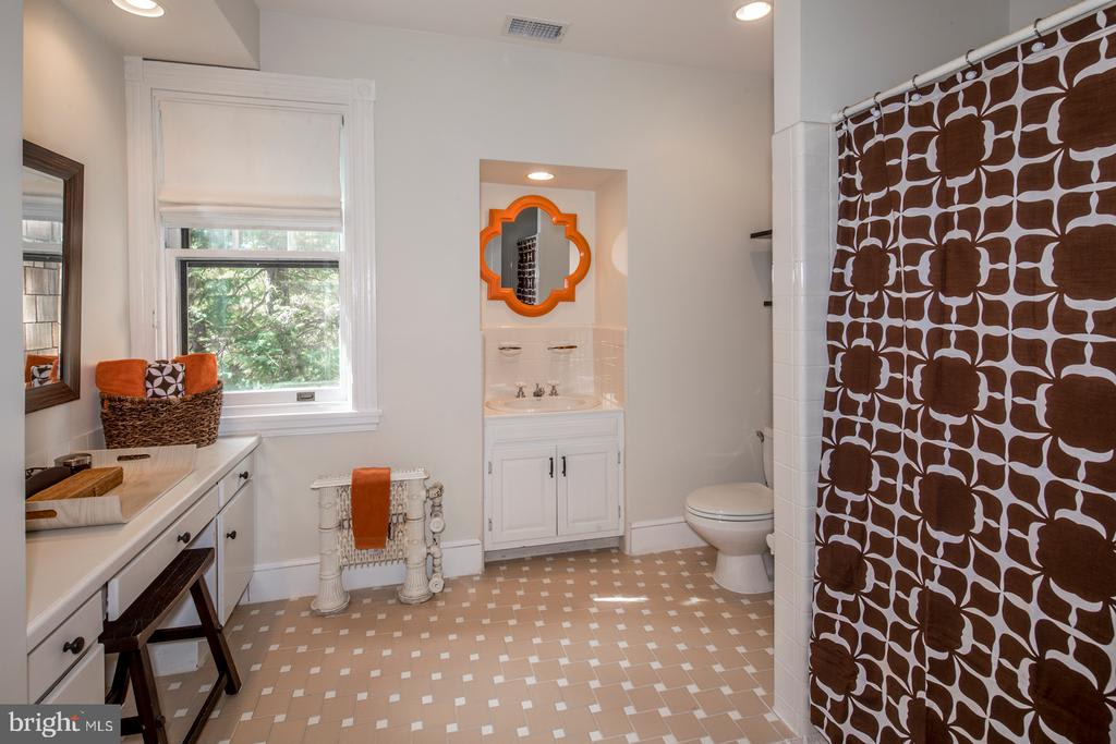 314 Louella Avenue, Wayne The Robin Gordon Group