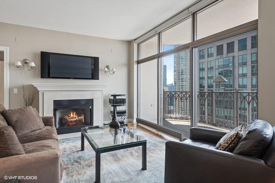 21 E Huron Street #3402