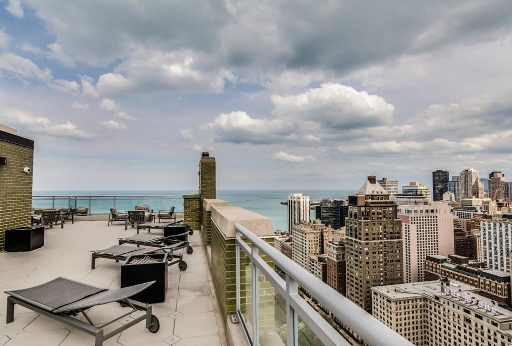 Premiere Gold Coast Condo: 1040 N. Lake Shore #18B