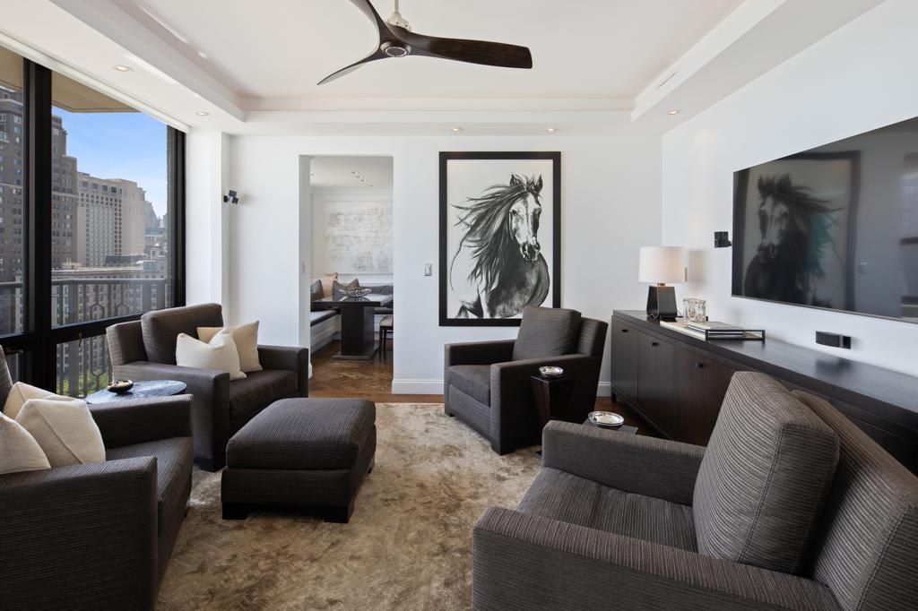 Premiere Gold Coast Condo: 1040 N. Lake Shore #18B