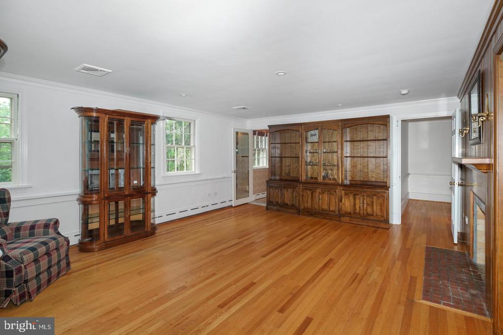 150 Hillendale Drive