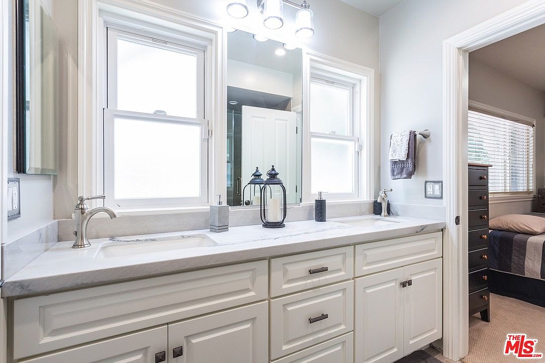 Kingswood Lane Sensational Private Gated Home in Sherman Oaks LA Luxuries Los Angeles