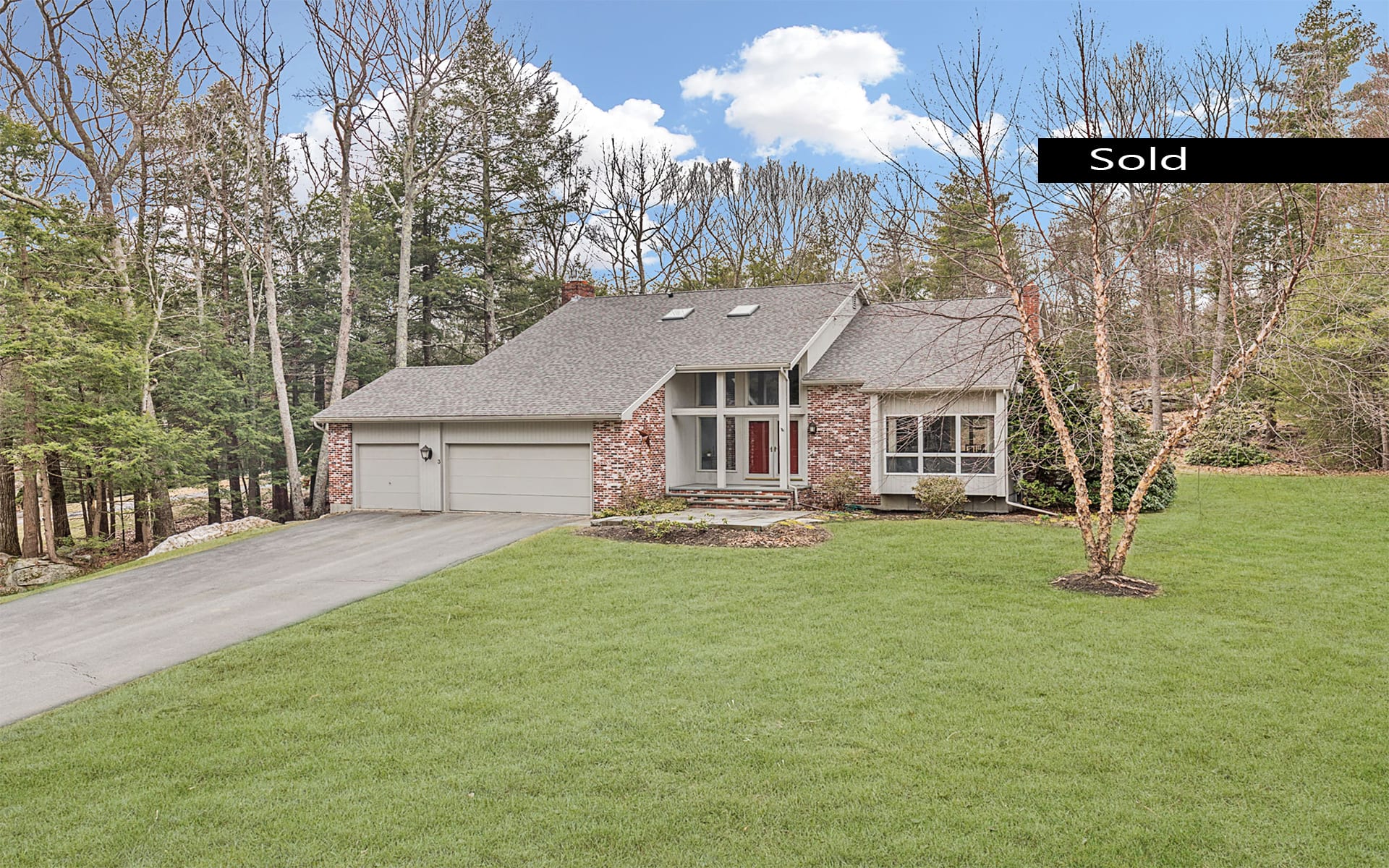 Contemporary in Brookside Neighborhood! The David Banks Team RE/MAX By The Bay Maine's 1