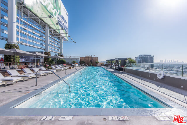 6250 Hollywood Boulevard, Unit 8B