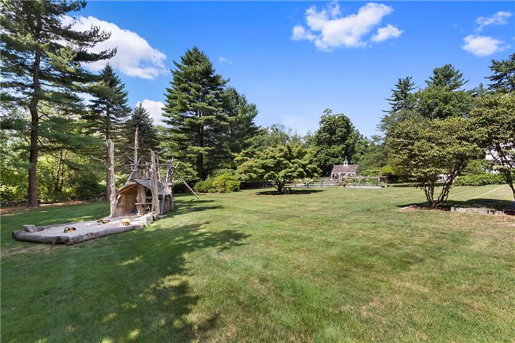 Compass Brian Milton Real Estate 1018 Weed Street, New Canaan CT